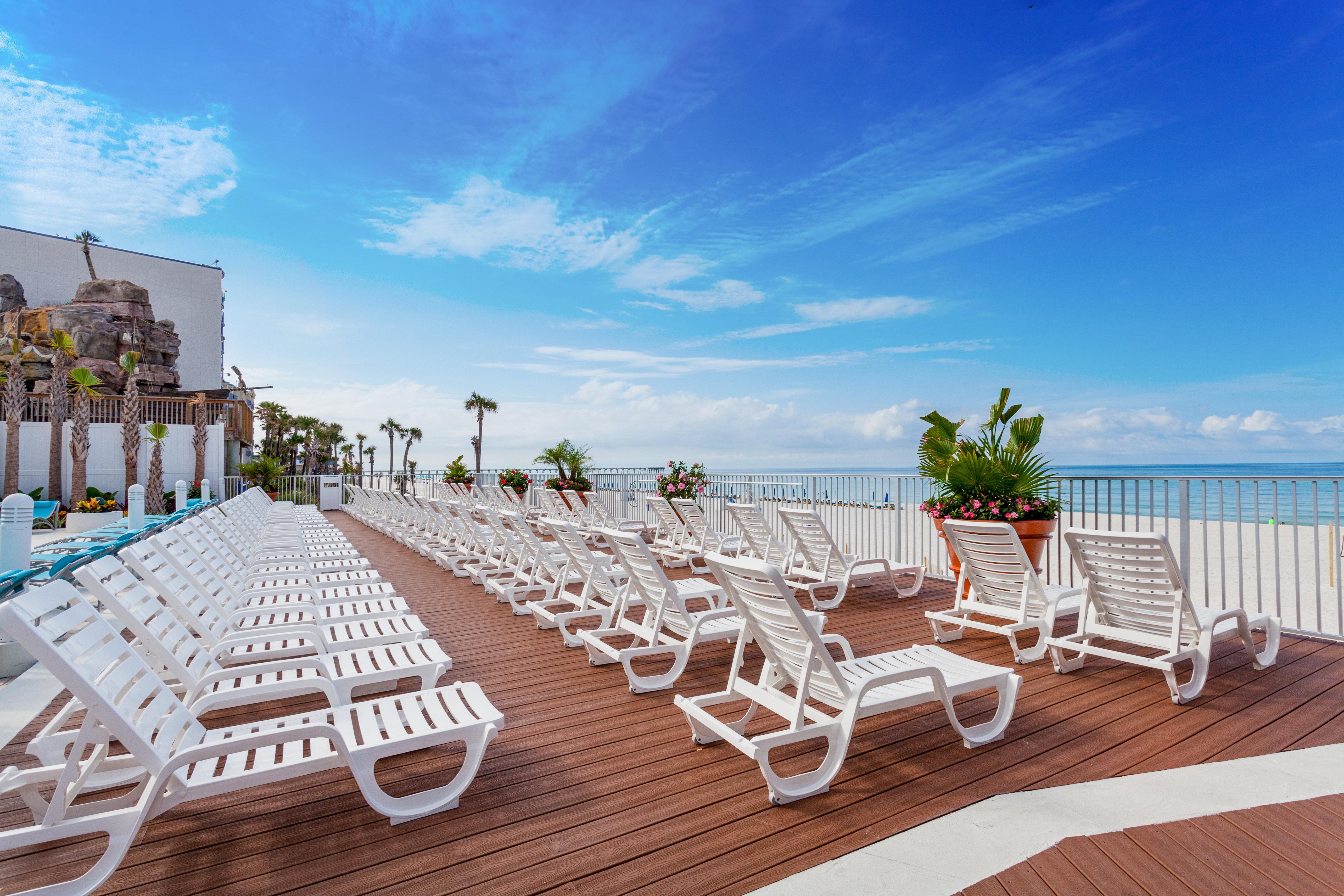 Holiday Inn Express & Suites Panama City Beach Beachfront By Ihg Экстерьер фото