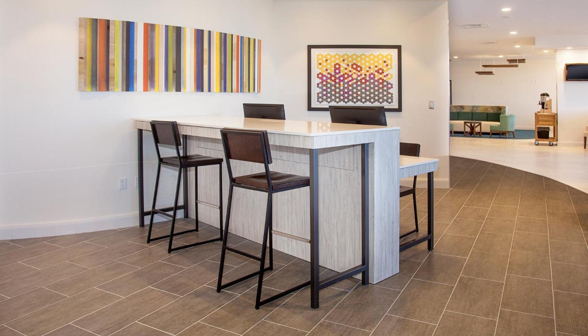 Holiday Inn Express & Suites Panama City Beach Beachfront By Ihg Экстерьер фото