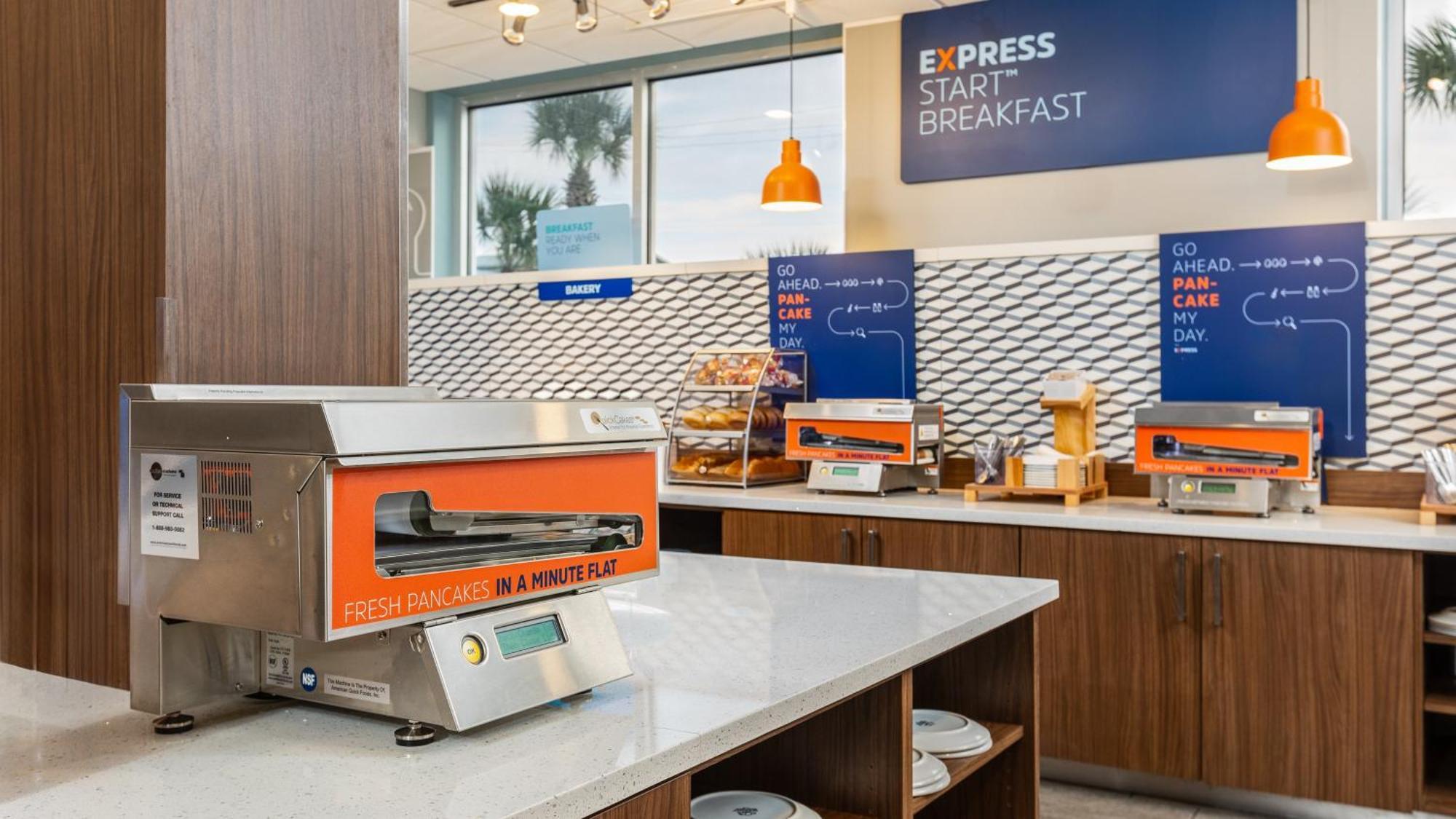 Holiday Inn Express & Suites Panama City Beach Beachfront By Ihg Экстерьер фото